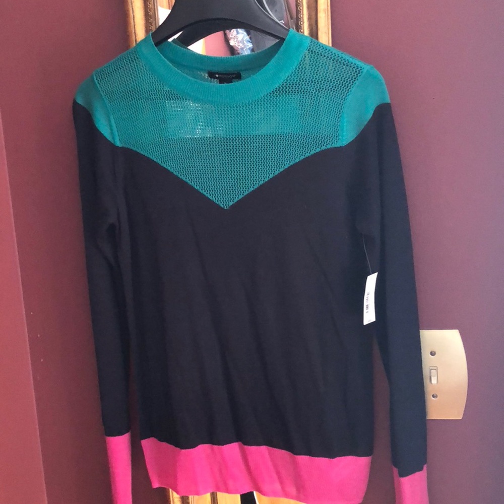 Lightweight sweater